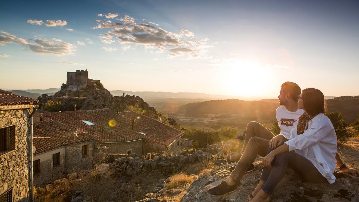 Deja que Extremadura te enamore con su turismo rural auténtico